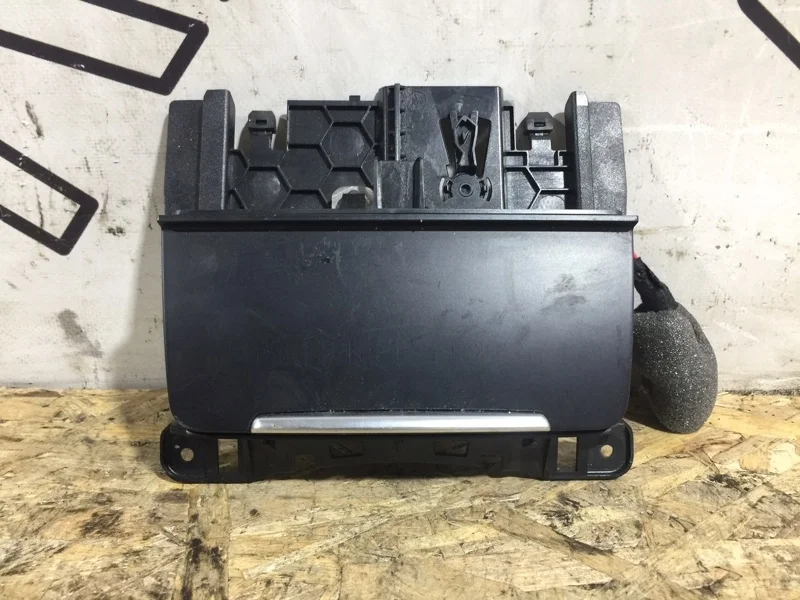 Пепельница передняя Audi A4 B8