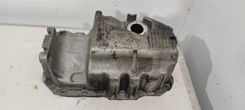Поддон масляный двигателя 03C103603T  1.4 TSI Sko