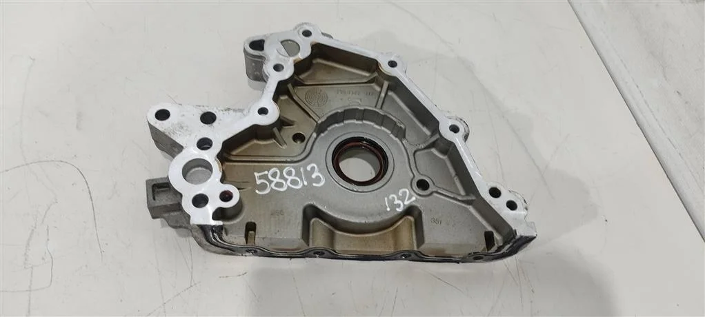 Крышка двигателя передняя 04E103153B  1.4 Турбо б