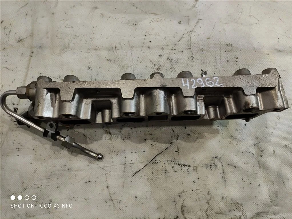 Топливная Рампа 03C133202AQ  1.4 TSI Volkswagen