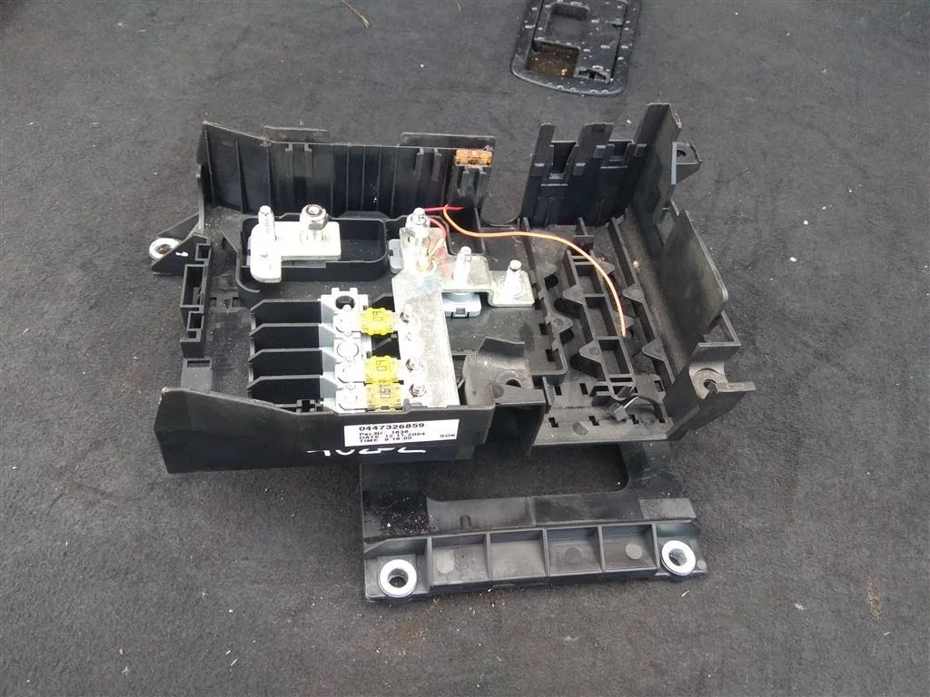 Блок предохранителей 7L0937548  4.2 Бензин Volksw