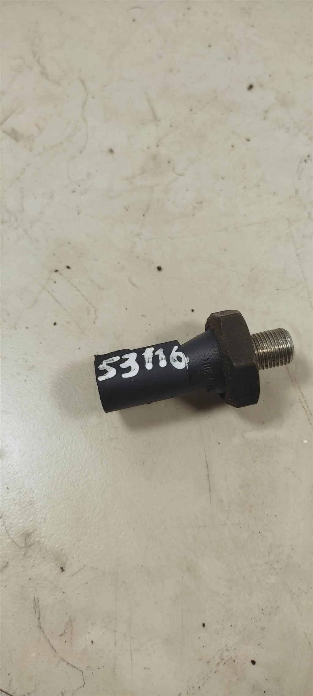 Датчик давления масла 06H919081A    Volkswagen