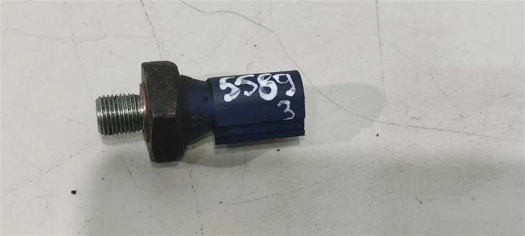Датчик давления масла 06H919081A  2.0 TFSI Volksw