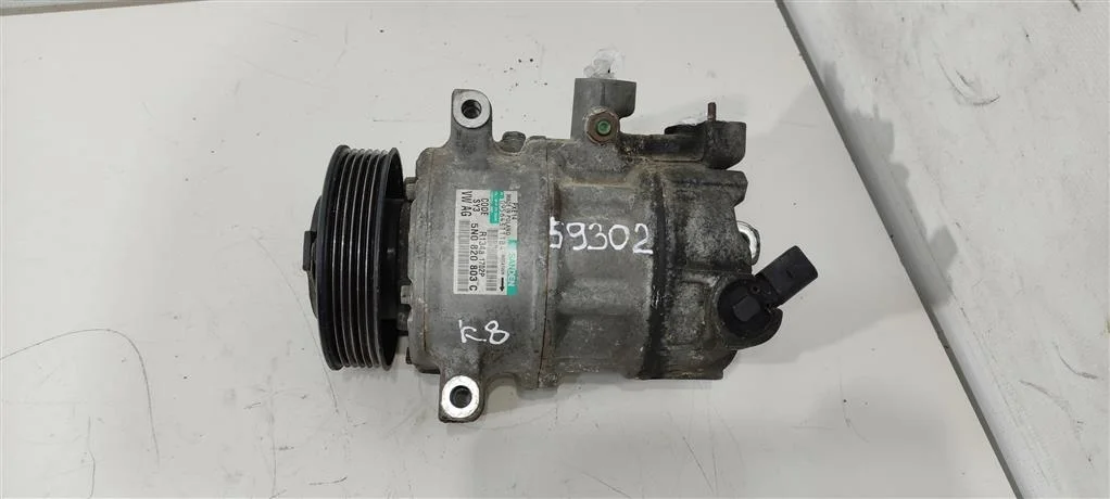 Компрессор кондиционера 5N0820803C  2.0 TDI Volks