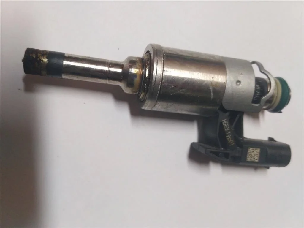 Форсунка 04E906036Q  1.4 TFSI Volkswagen