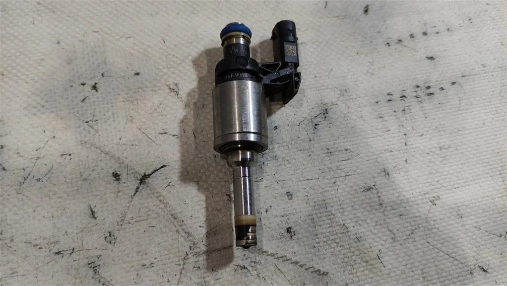 Форсунка 04E906036E  1.4 TSI Volkswagen