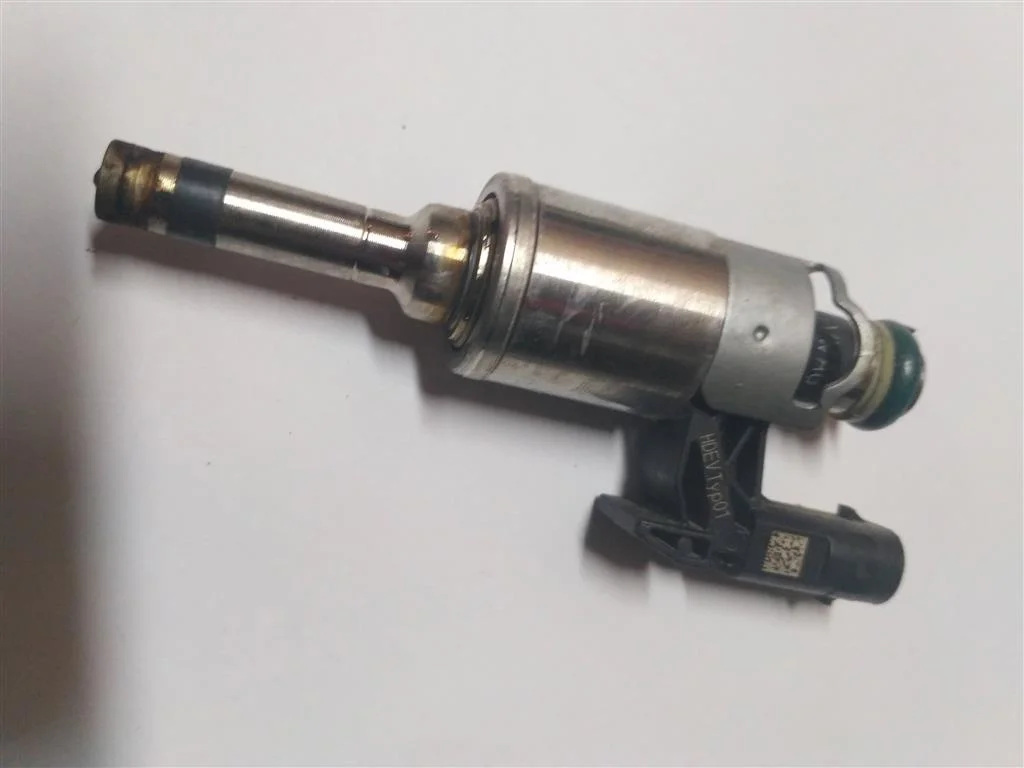 Форсунка 04E906036Q  1.4 TFSI Volkswagen