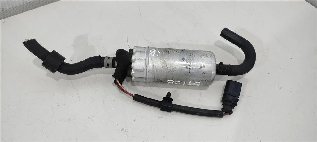 Насос топливный 1K0906089A  2.0 TDI Volkswagen