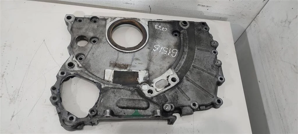 Крышка двигателя задняя 070109211  2.5 TDI Volksw