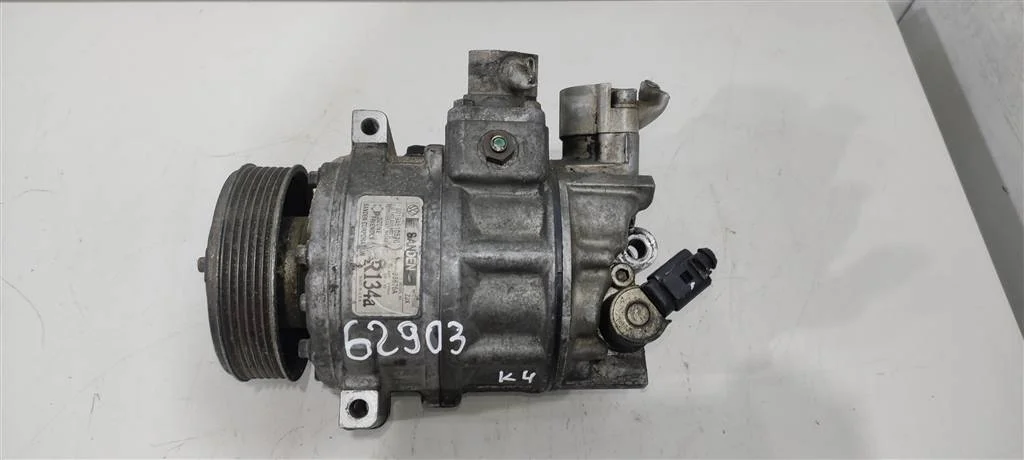 Компрессор кондиционера 1K0820803Q  2.0 TDI Audi