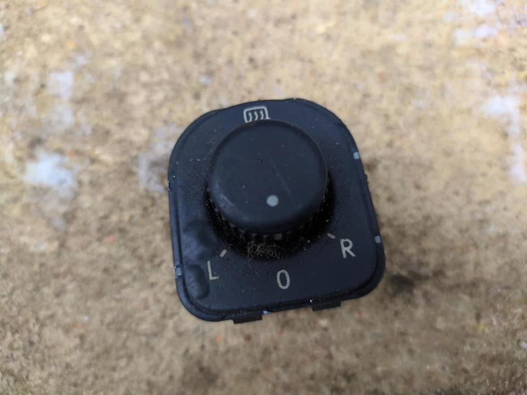 Джойстик регулировки зеркал 1K0959565F  1.9 TDI V