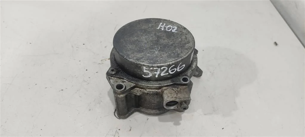 Насос вакуумный 06H145100AB  1.8 TFSI Skoda