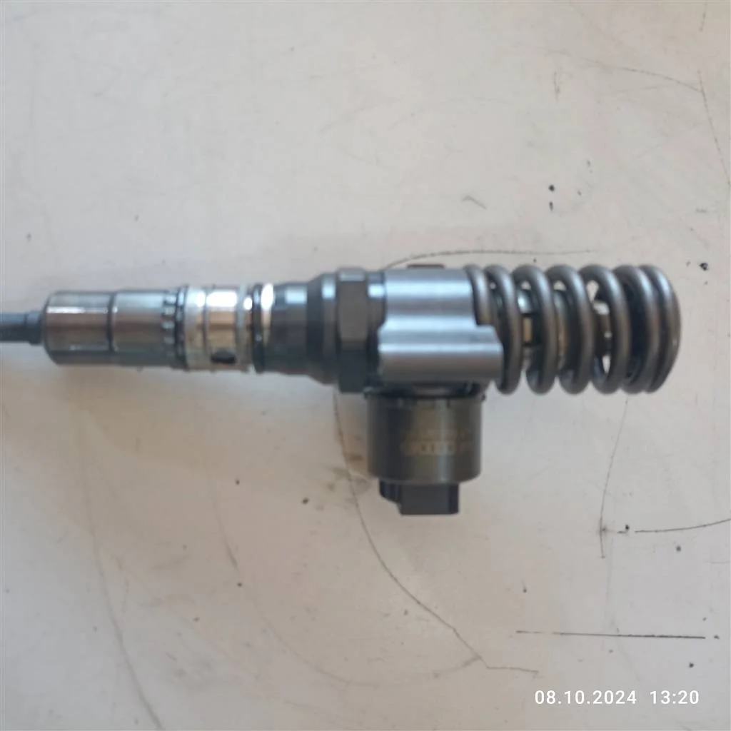 Форсунка 03G130073G  2.0  TDI Volkswagen