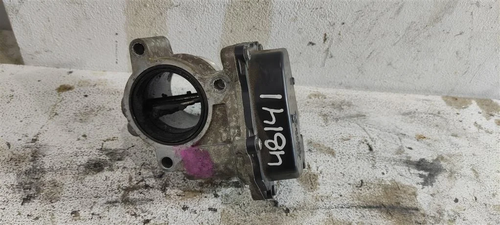 Заслонка дроссельная 03L128063L  2.0 TDI Volkswag