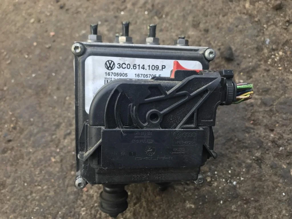 Блок ABS 3C0614109P  2.0 Турбо бензин Volkswagen