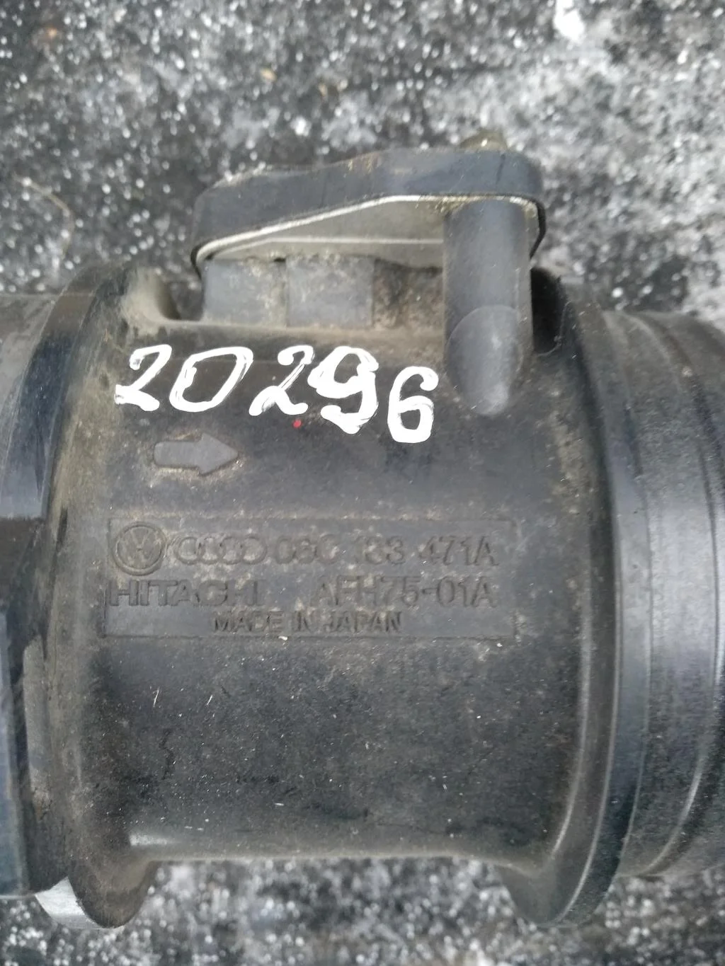 Расходомер воздуха 06C133471A  3.0 Бензин Audi