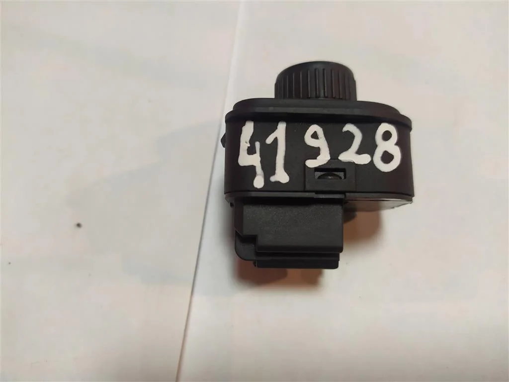 Джойстик регулировки зеркал 1K0959565F  1.8 Турбо