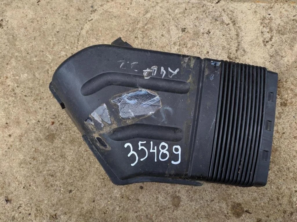 Воздуховод 8E0129617D  1.9 TDI Audi