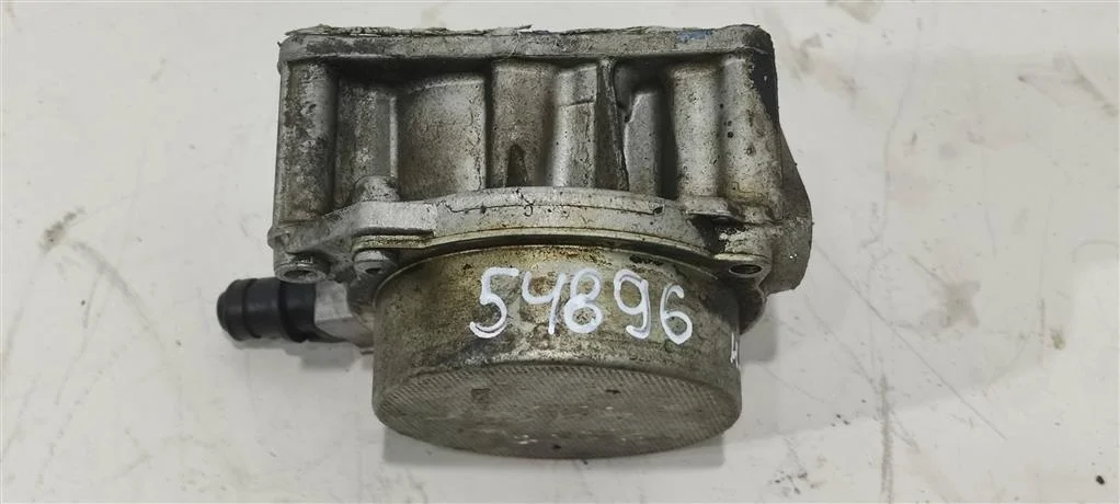 Насос вакуумный 06H145100AK  2.0 TFSI Audi