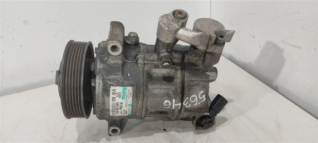 Компрессор кондиционера 1K0820803  2.0 FSI Volksw