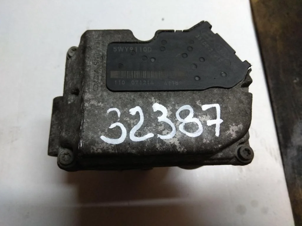 Заслонка дроссельная 35100-27410  2.0 CRDI Hyundai