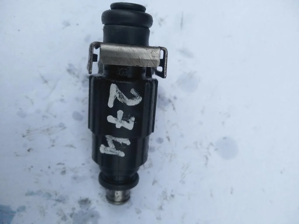 Форсунка 077133551M  4.2 Бензин Audi