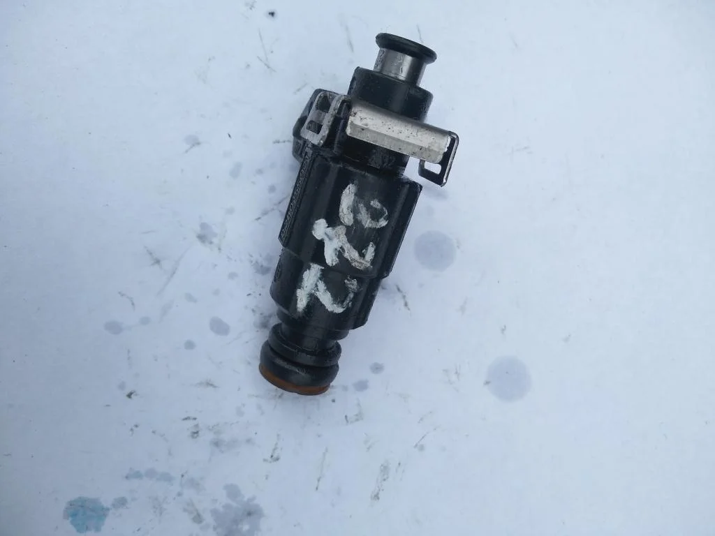 Форсунка 077133551M  3.7 Бензин Audi
