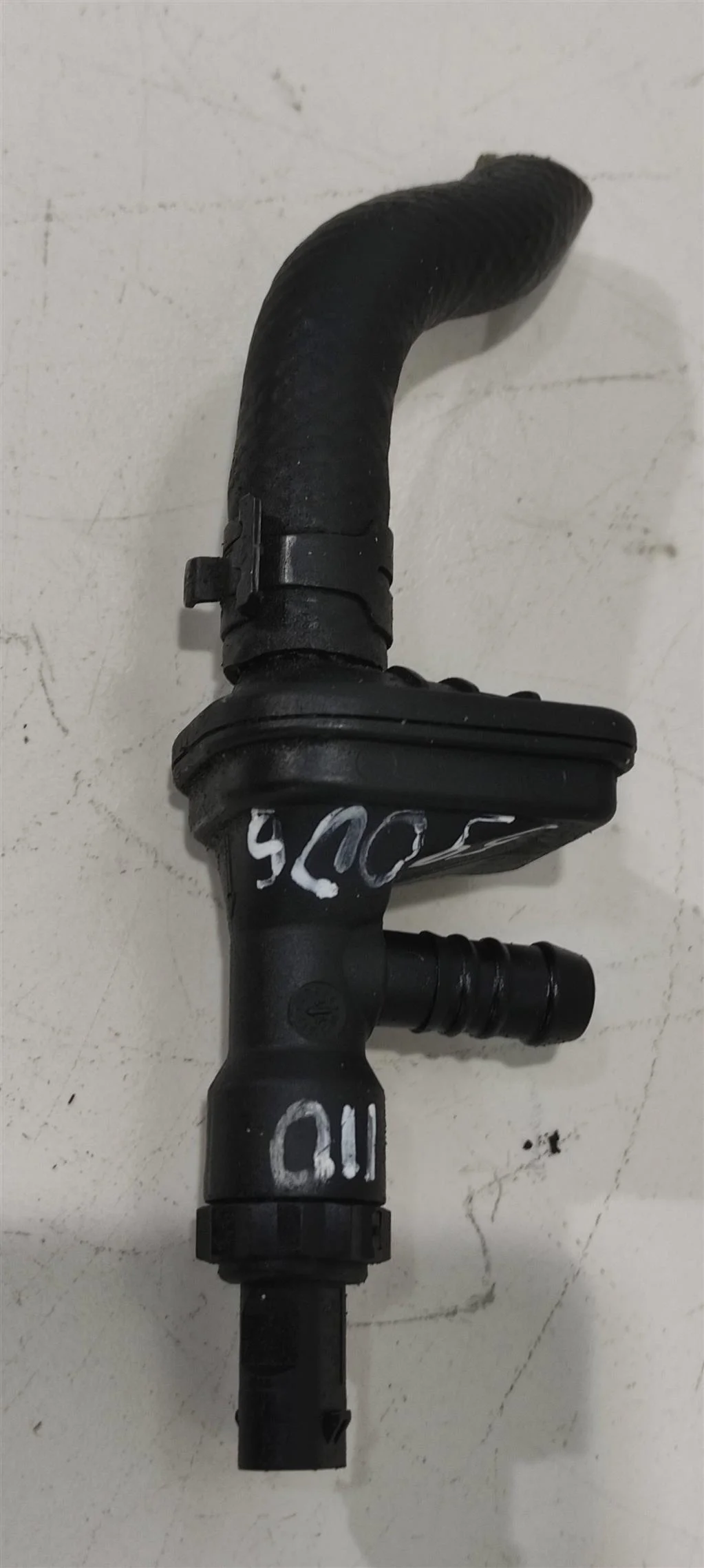 Датчик температуры топлива 03L919824C  2.0 TDI Vo