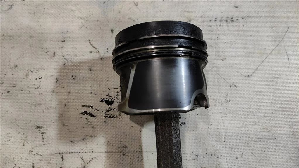 Поршень 03L107065S  2.0 TDI Volkswagen