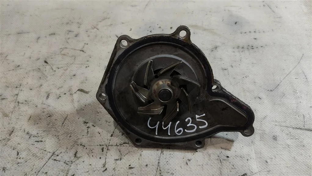 Помпа 06E121005  3.2 Бензин Audi