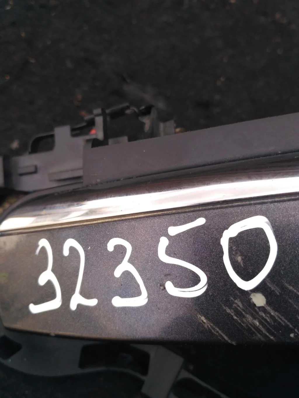 Ручка наружная передняя левая 4F0837885  3.2 Бенз