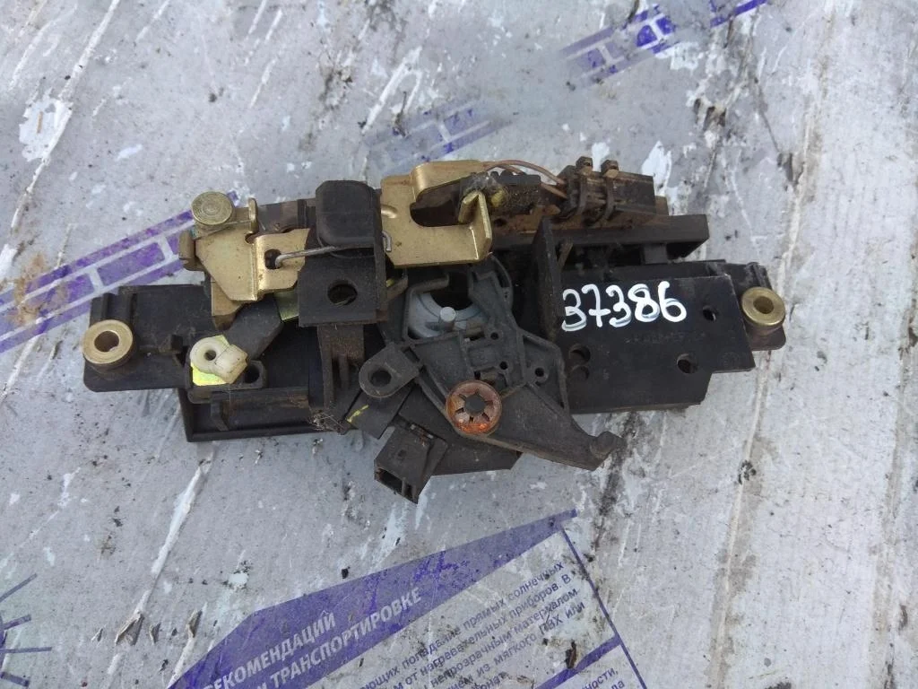 Замок багажника 4B0827565H  2.5 TDI Audi