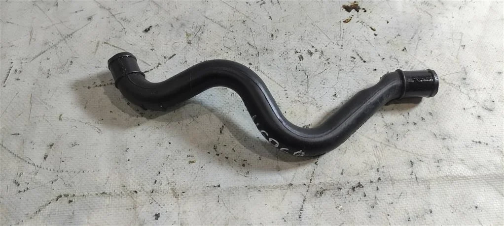 Трубка пластиковая 06A103213BG  1.8 Турбо бензин