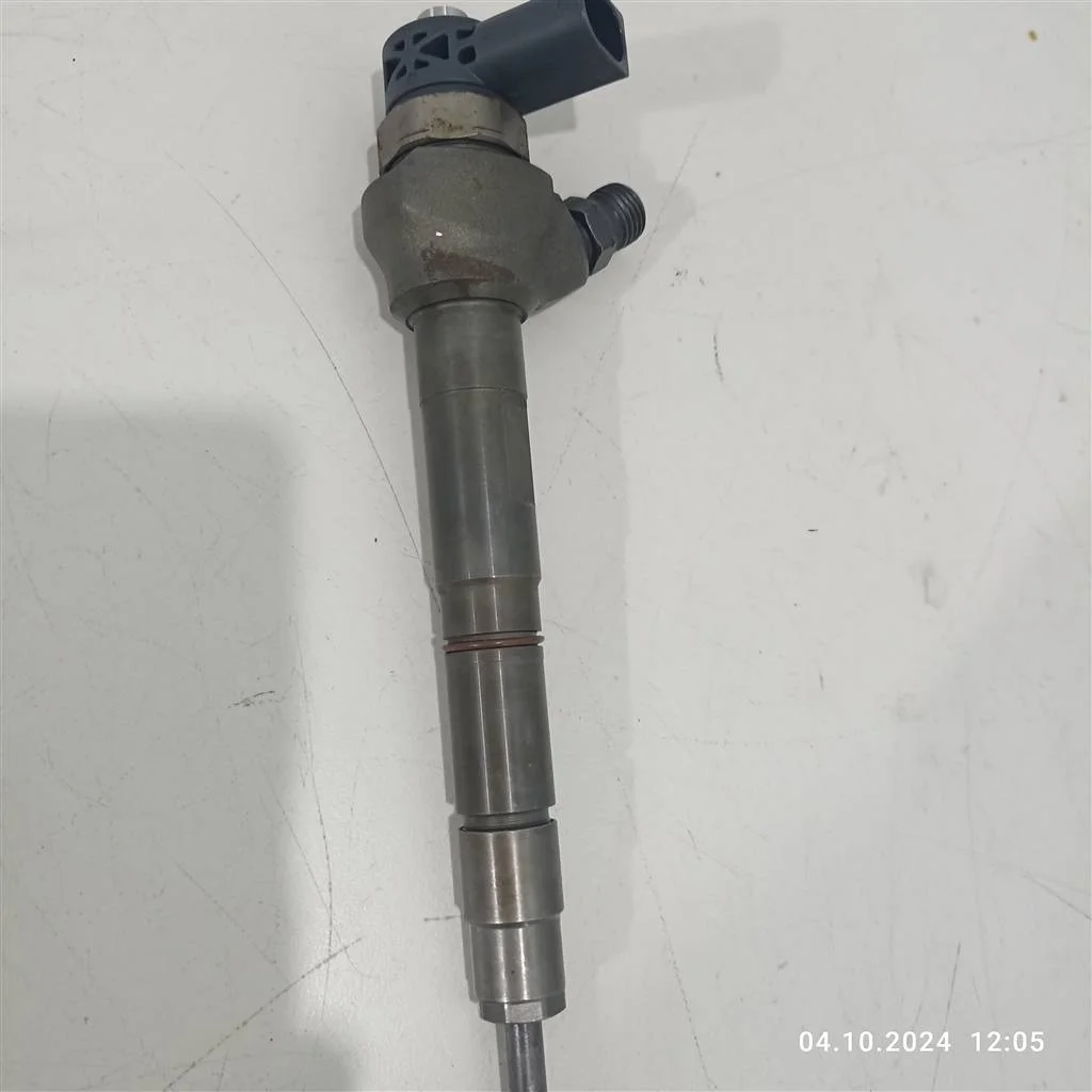 Форсунка 03L130277J  2.0 TDI Volkswagen