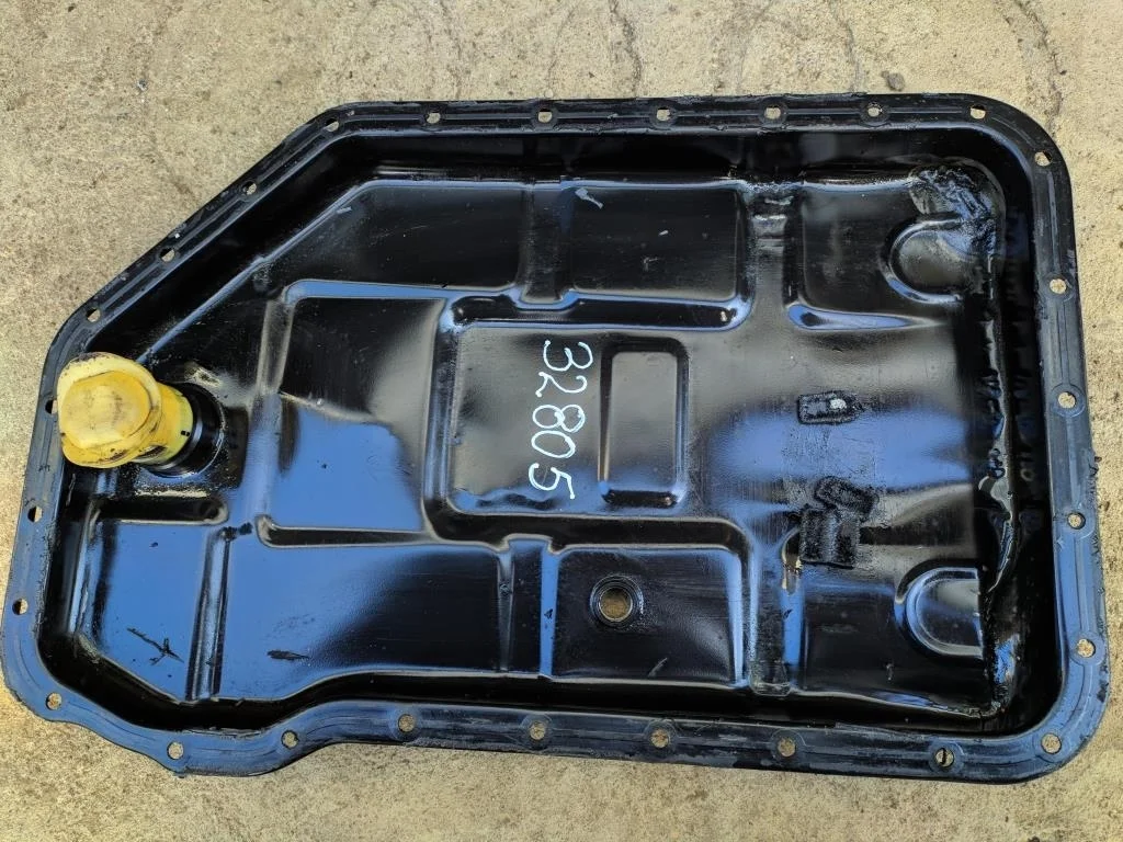 Поддон КПП 01V321359A  1.8 Турбо бензин Audi