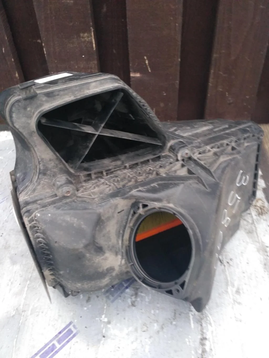 Корпус воздушного фильтра 8K0133837AC  2.0 TFSI A