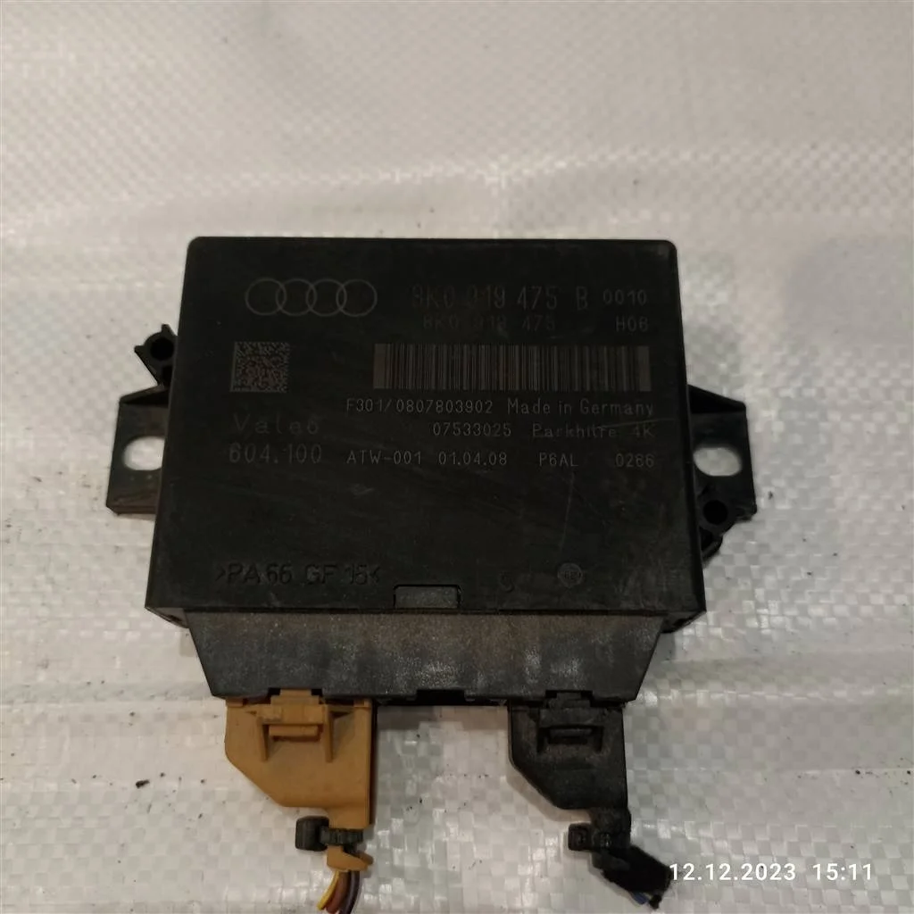 Блок управления парктрониками 8K0919475B    Audi