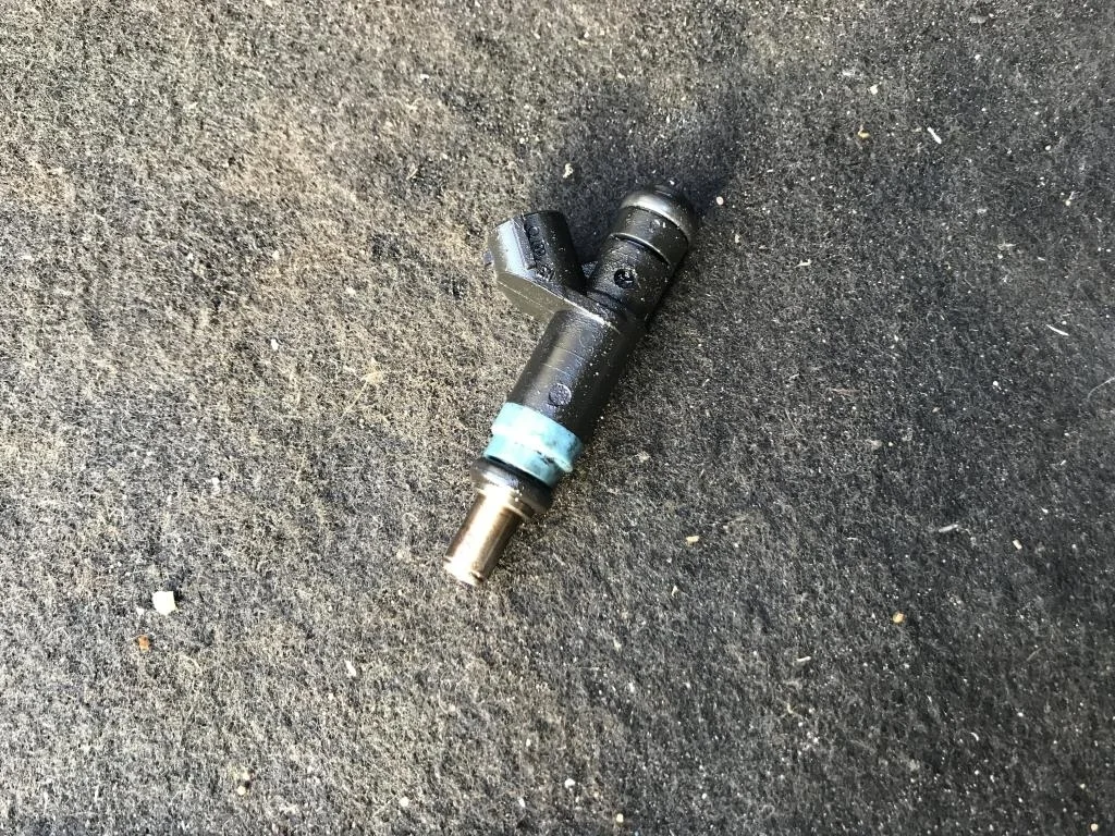 Форсунка 06B133551K  2.0 Бензин Audi