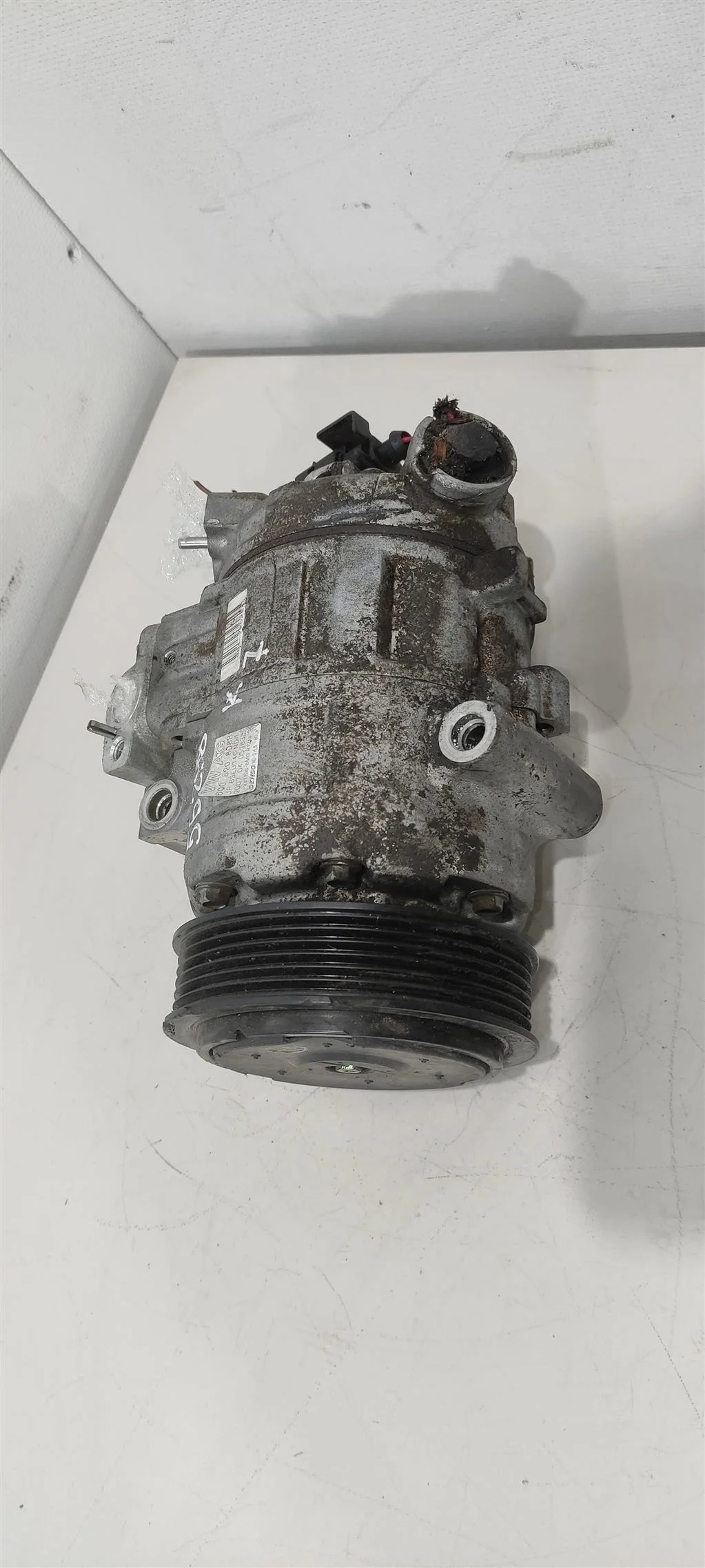 Компрессор кондиционера 6Q0820808B  1.4 Бензин Vo