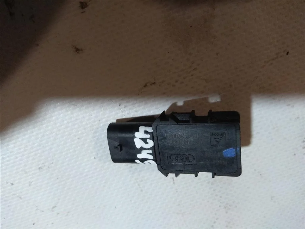 Датчик давления наддува 06K906052  3.0 Бензин Audi