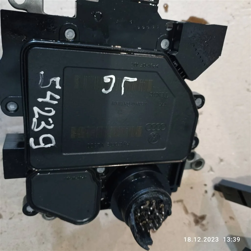 Блок управления АКПП 01J927156JG  2.0 TDI Audi