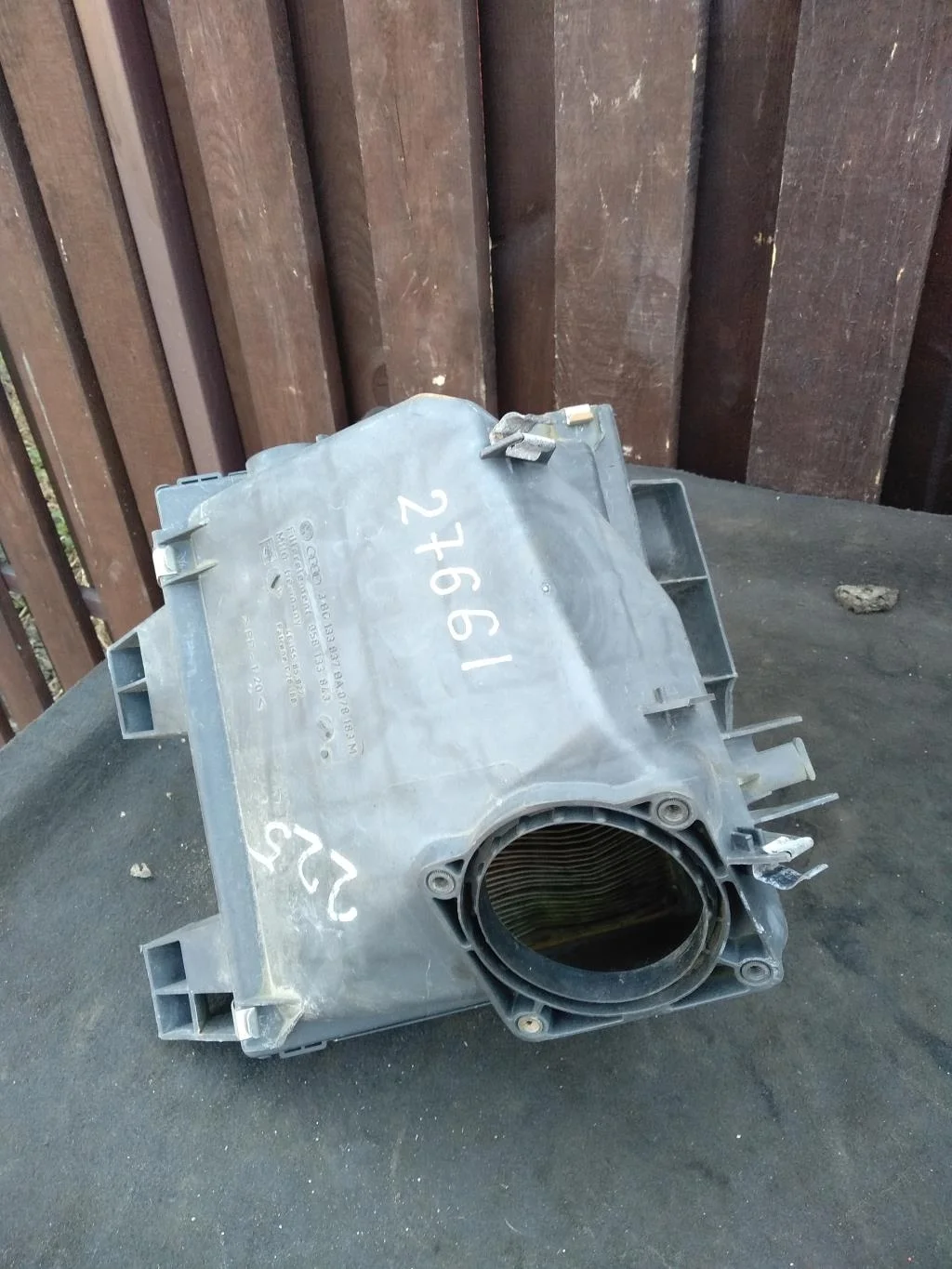 Корпус воздушного фильтра 3B0133837BA  1.8 Турбо