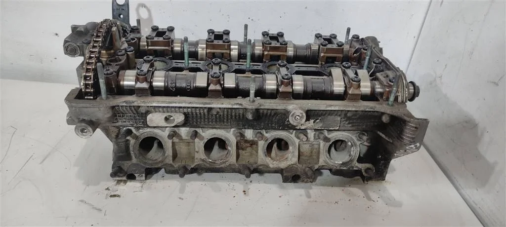 Головка блока цилиндров (ГБЦ) AWM  1.8 Турбо бенз