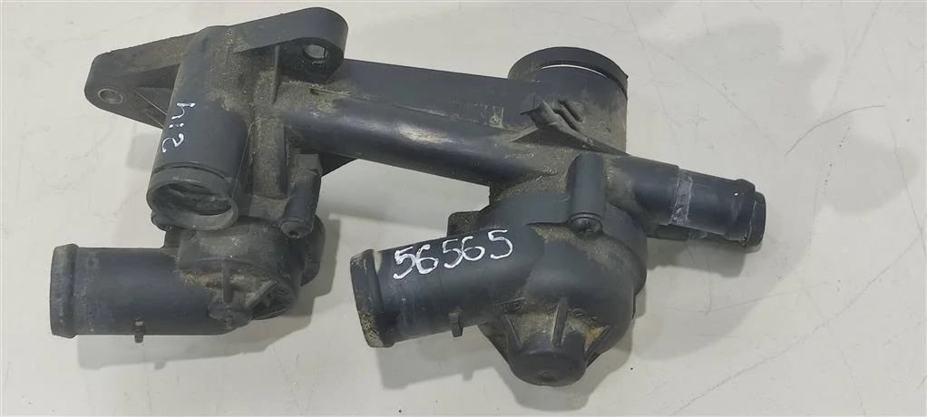 Корпус термостата 03C121111P  1.4 TSI Volkswagen