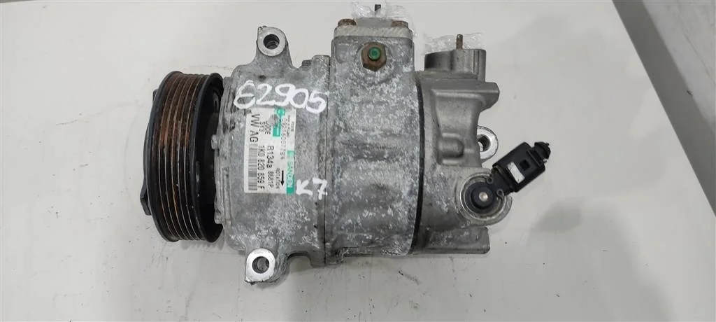 Компрессор кондиционера 1K0820859F  2.0 TDI Volks
