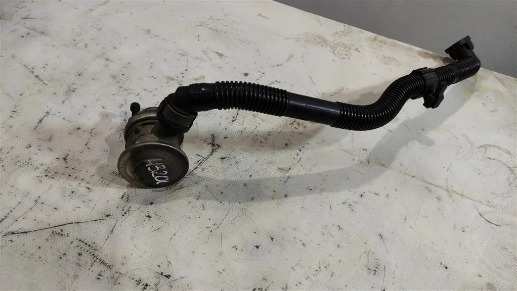 Клапан EGR 06A131351  2.0 Бензин Skoda