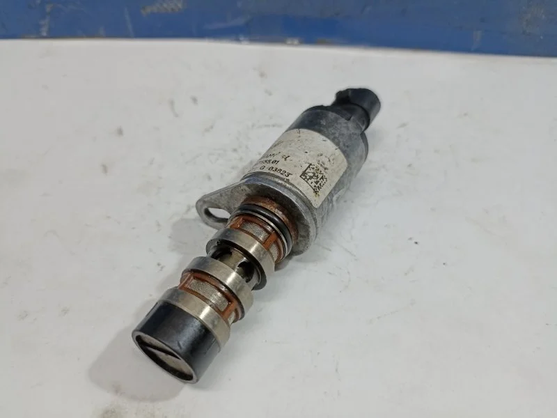 Клапан изменения фаз ГРМ Chevrolet Aveo 2 2013 55567050 T300 1.6 F16D4