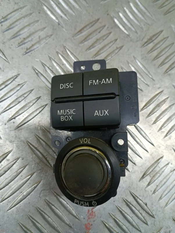 Блок кнопок Nissan Navara (D40) 2004-2015 2012