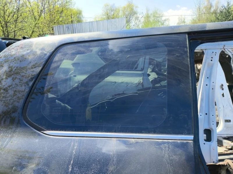 Стекло кузовное боковое правое Lexus LX 570 2007-2012 2009