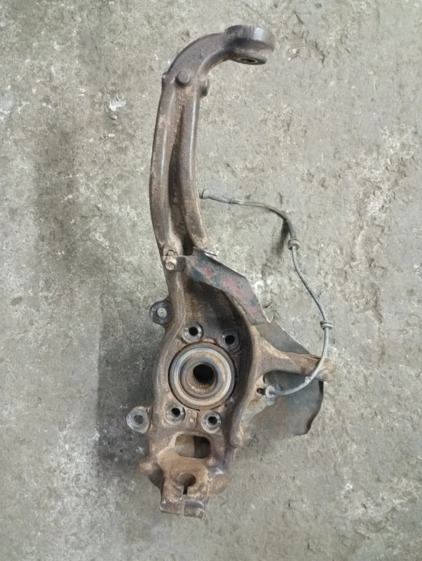 Кулак поворотный левый Nissan Pathfinder (R51M) 2004-2013 2008